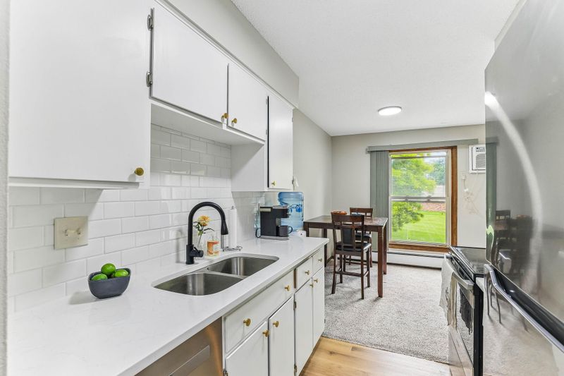 917 11th Ave S #6, Hopkins, MN 55343