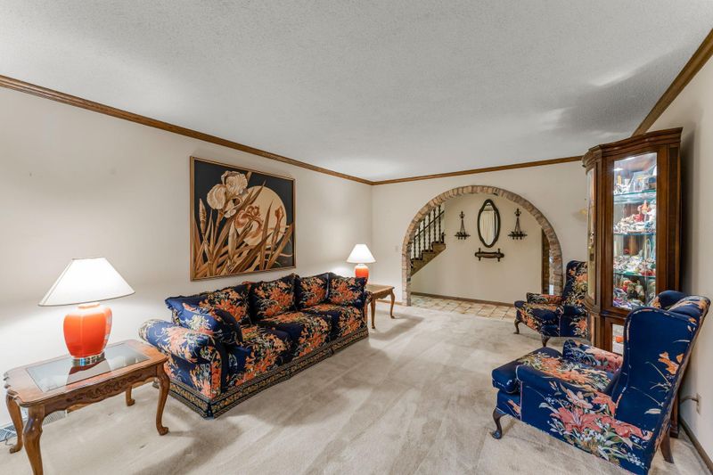 3820 Linden Cir, Excelsior, MN 55331