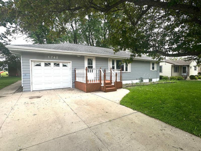 1745 S Shore Dr, Worthington, MN 56187