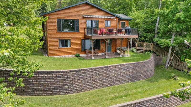 35649 Hill Dr, Grand Rapids, MN 55744