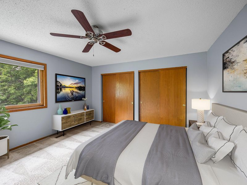 1626 Raindrop Dr, Eagan, MN 55121