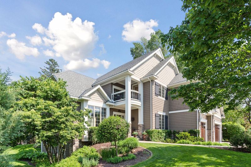 6951 Highover Dr, Chanhassen, MN 55317