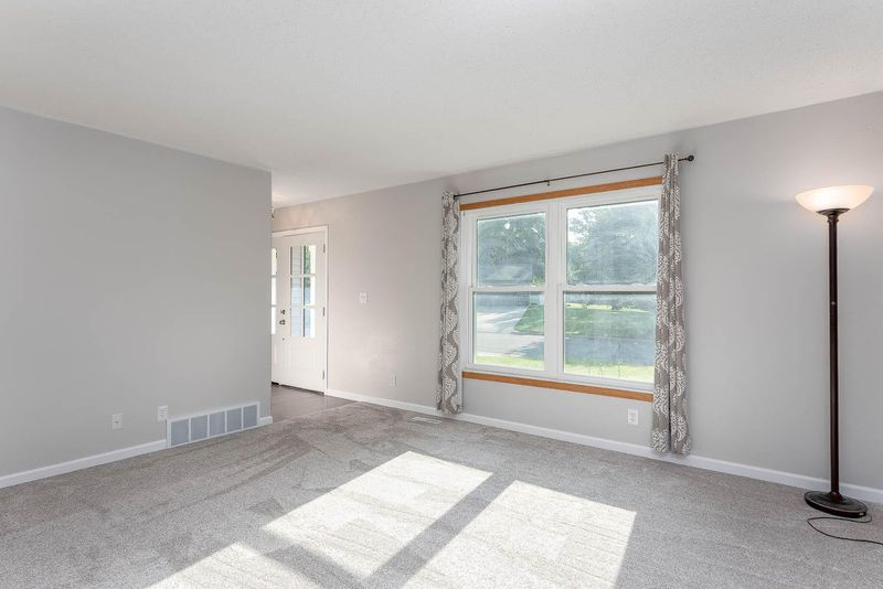 603 E Nathan St, Lake Crystal, MN 56055