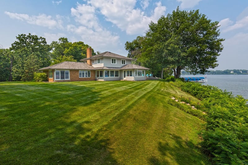 2610 W Lafayette Rd, Orono, MN 55331