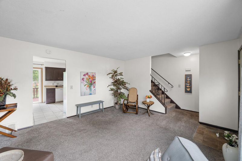 1077 Thorndale Ave, New Brighton, MN 55112