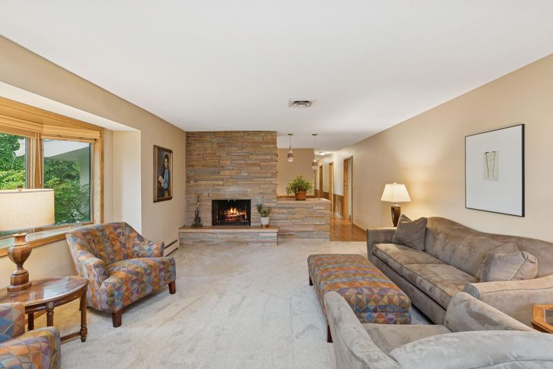 13429 Hillcrest Ln, Burnsville, MN 55337
