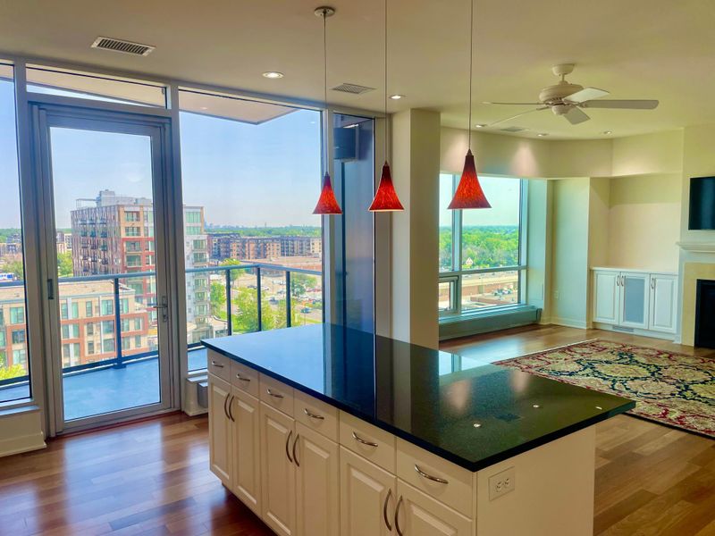 3209 Galleria #906, Edina, MN 55435