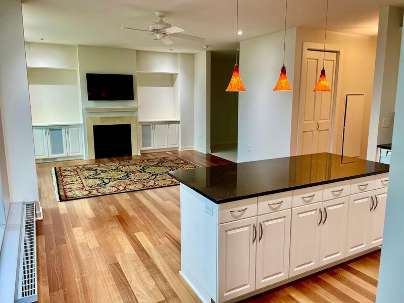 3209 Galleria #906, Edina, MN 55435