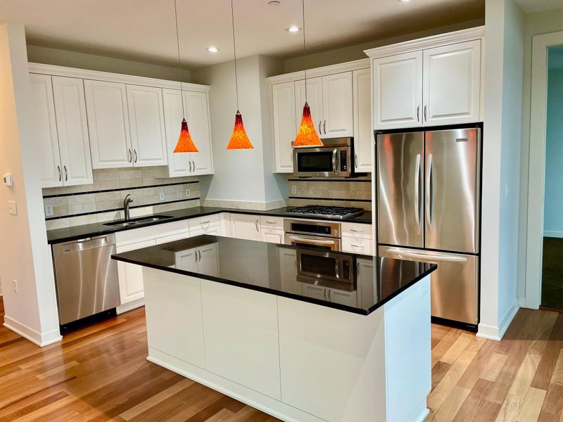 3209 Galleria #906, Edina, MN 55435
