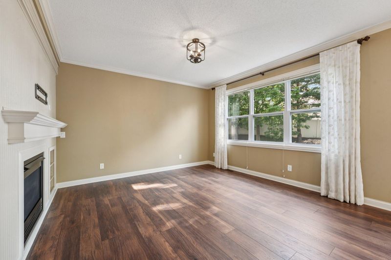 1741 Prescott Ln, Chaska, MN 55318