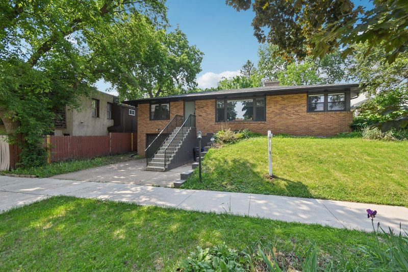 1346 Como Ave, Saint Paul, MN 55108