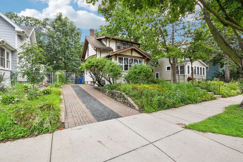 1132 Raymond Ave, Saint Paul, MN 55108