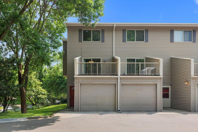 4100 Meadowlark Ln, Eagan, MN 55122