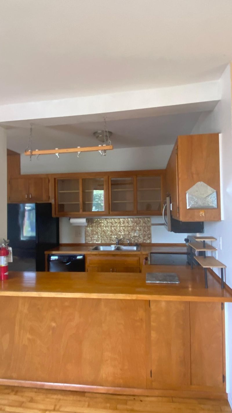703 Laurel Ave #4W, Saint Paul, MN 55104
