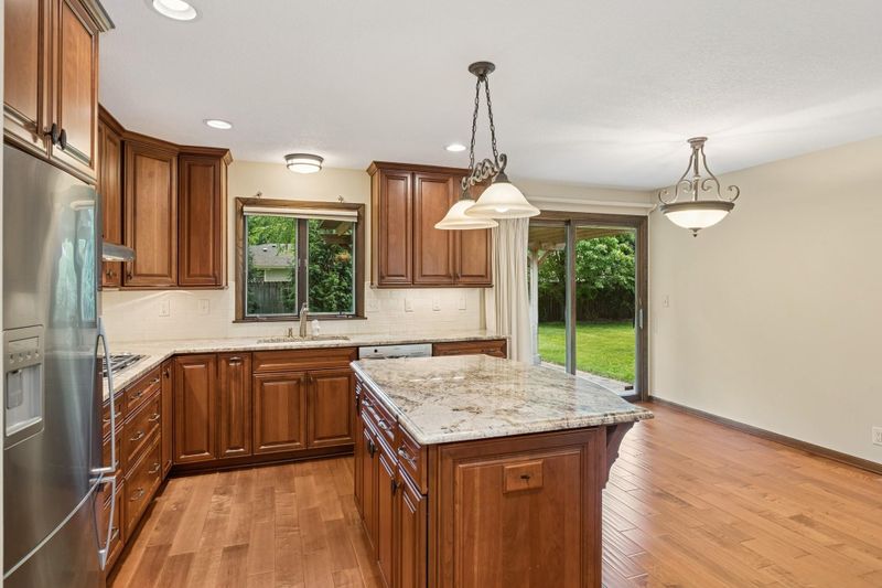 12 Park Dr, Northfield, MN 55057