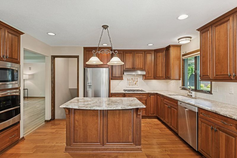 12 Park Dr, Northfield, MN 55057