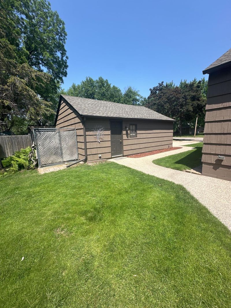 2004 7th St SW, Willmar, MN 56201