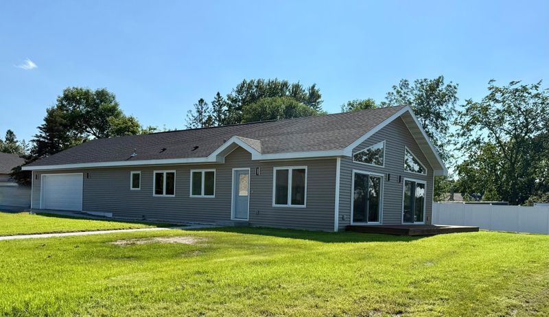 726 Dandrew Ln, Detroit Lakes, MN 56501