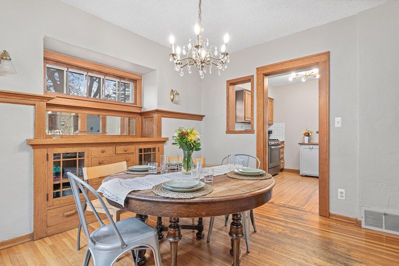 341 Pascal St S, Saint Paul, MN 55105