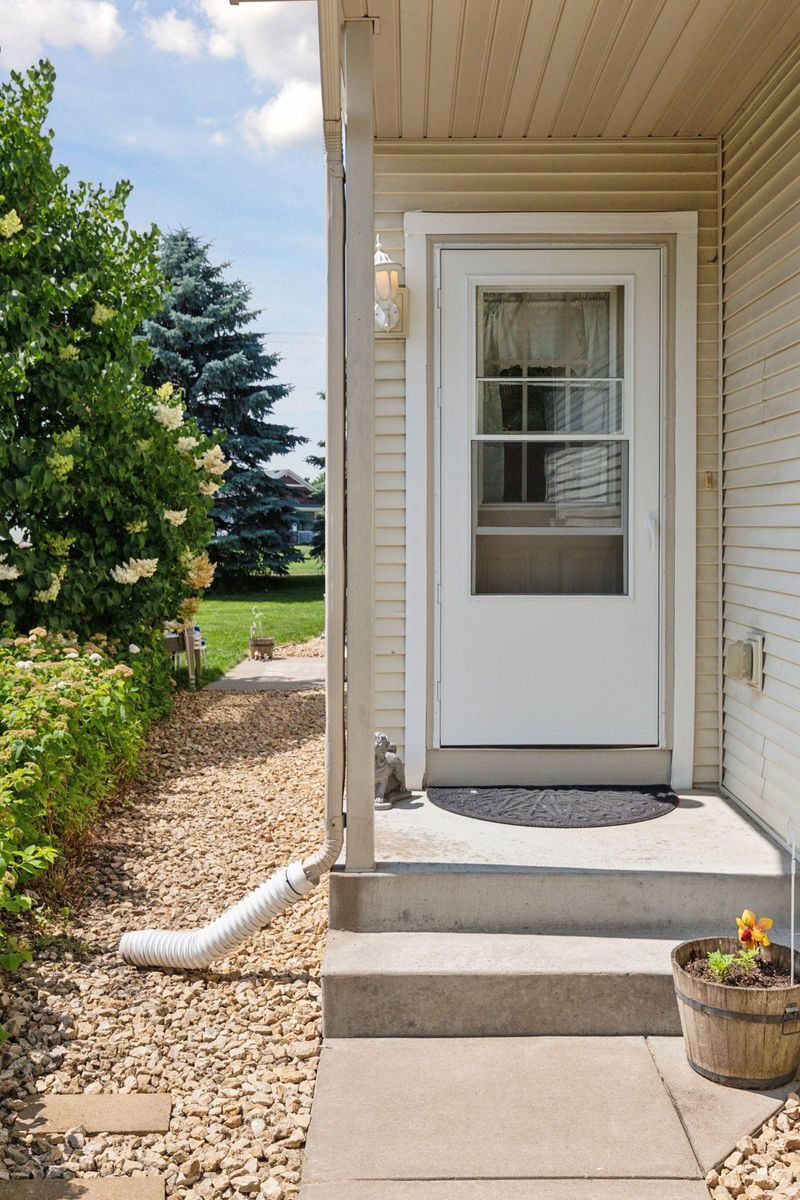 739 Park Brook Rd NW, Isanti, MN 55040