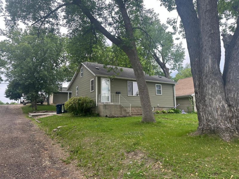 903 N Aurdal Ave, Fergus Falls, MN 56537