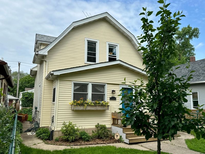 3554 35th Ave S, Minneapolis, MN 55406