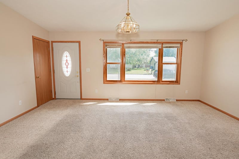 8075 6th St, Minnesota City, MN 55959