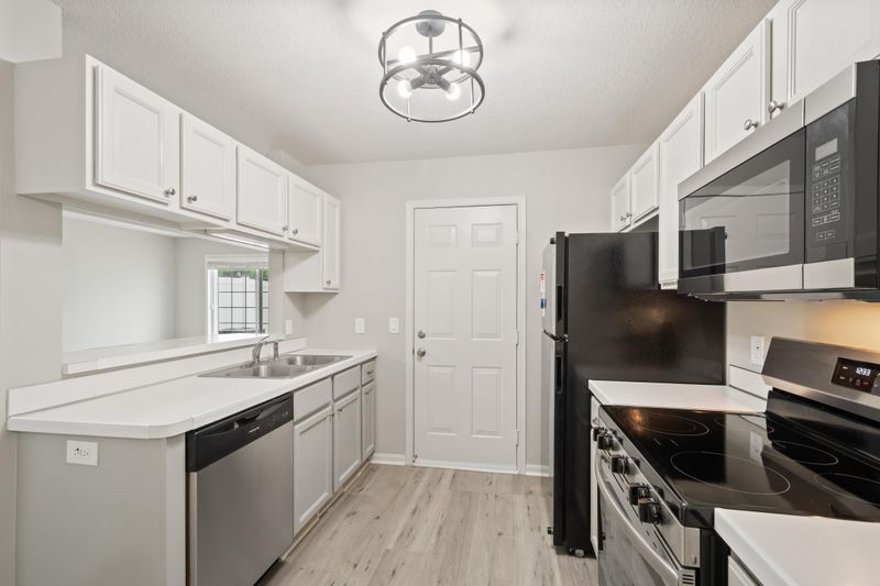 1991 Glen Echo Bay, Eagan, MN 55122
