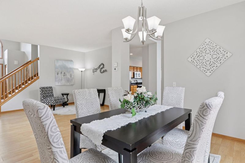 8560 Savanna Oaks Ln, Woodbury, MN 55125