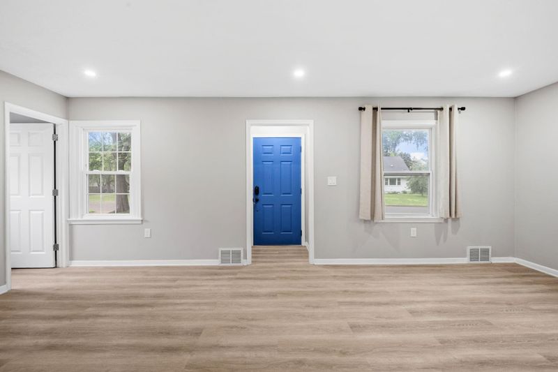 5814 Ewing Ave N, Brooklyn Center, MN 55429