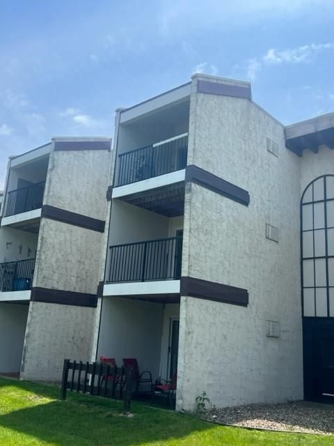 12866 Nicollet Ave S #302, Burnsville, MN 55337