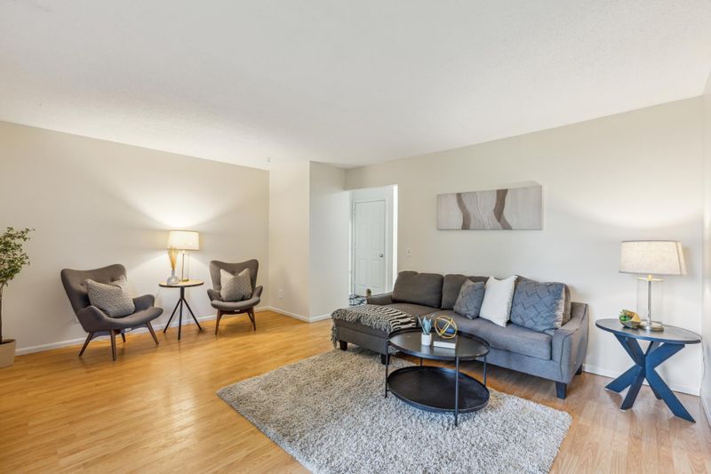 902 Ridge Dr SE, Saint Michael, MN 55376