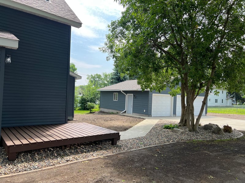 301 4th St N, Ellendale, MN 56026