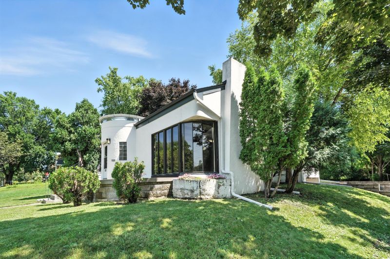 1300 Xerxes Ave N, Minneapolis, MN 55411