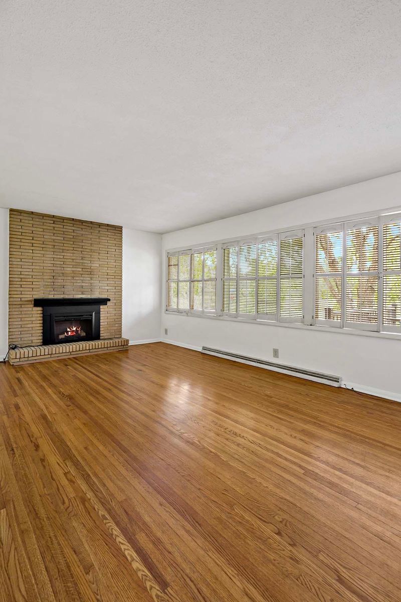 3671 Robinwood Ter, Minnetonka, MN 55305