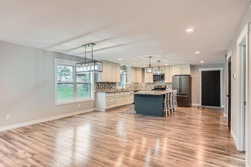 2865 Pilot Knob Rd, Eagan, MN 55121