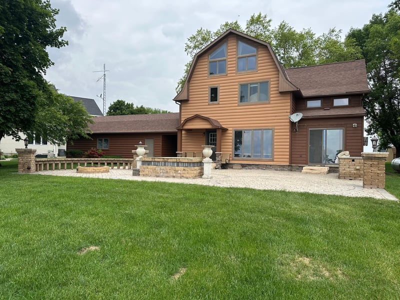70 Lakeview Dr, Slayton, MN 56172