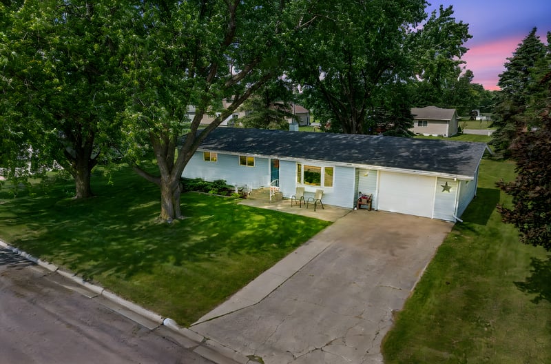509 Guide St N, Welcome, MN 56181
