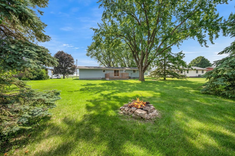 509 Guide St N, Welcome, MN 56181
