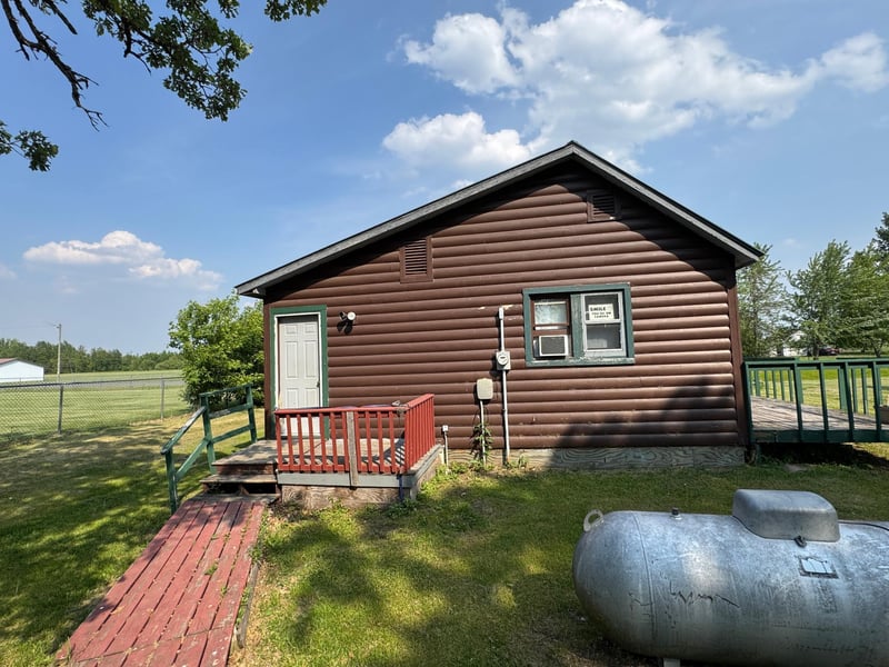 109 E Lokken Ave, Badger, MN 56714