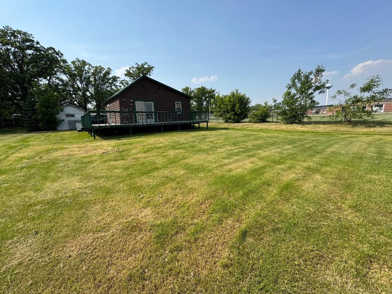 109 E Lokken Ave, Badger, MN 56714