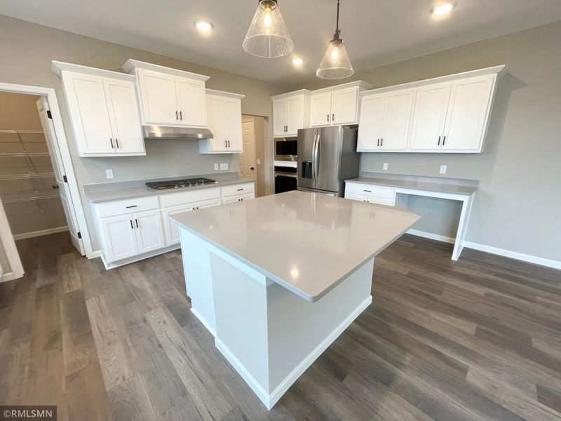 16290 Fairoaks Ave N, Hugo, MN 55038