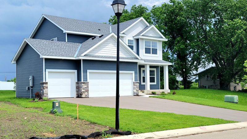 2016 Tamarack Rd, Carver, MN 55315
