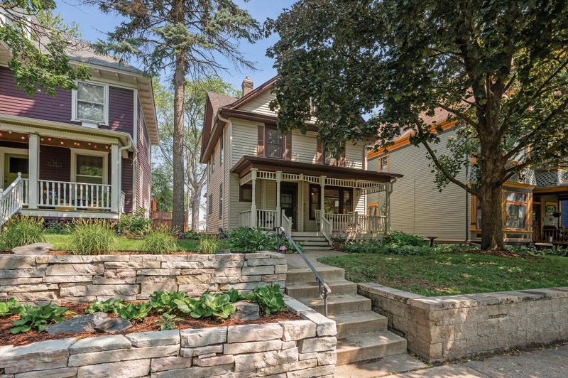 961 Ashland Ave, Saint Paul, MN 55104