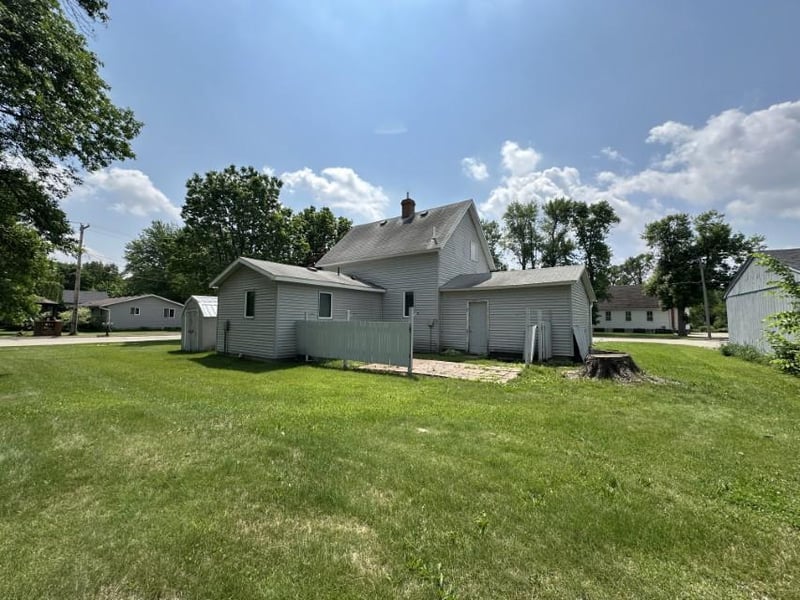 951 5th St, Hancock, MN 56244