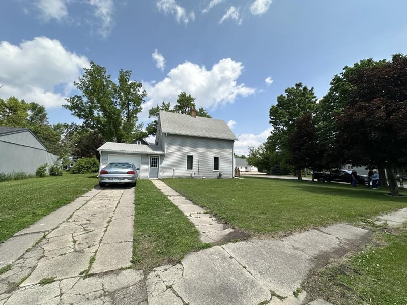 951 5th St, Hancock, MN 56244