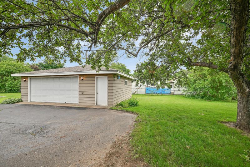 6038 Girard Ave N, Brooklyn Center, MN 55430