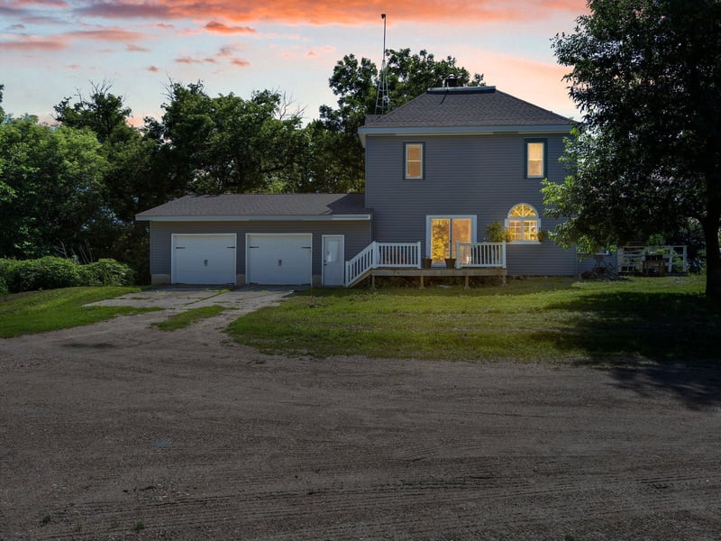 2269 Zane Ave, Stewart, MN 55385