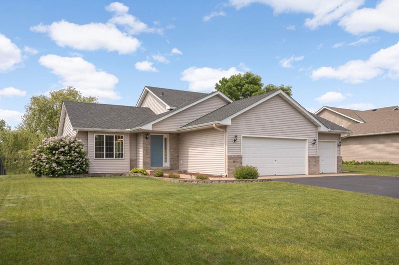 9971 Weston Dr, Monticello, MN 55362