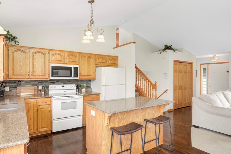 9971 Weston Dr, Monticello, MN 55362